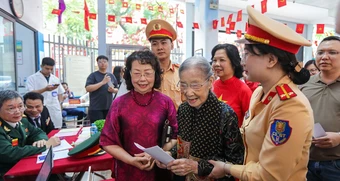 100% cử tri đã bỏ phiếu ở nhiều khu vực lực lượng vũ trang, địa phương vùng cao