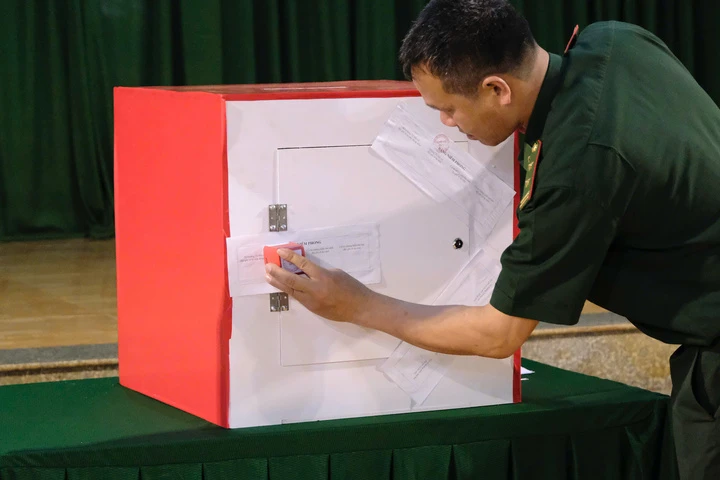 100% cử tri hoàn thành bỏ phiếu tại 5 điểm bầu cử sớm ở Lâm Đồng 100% cử tri hoàn thành bỏ phiếu tại 5 điểm bầu cử sớm ở Lâm Đồng