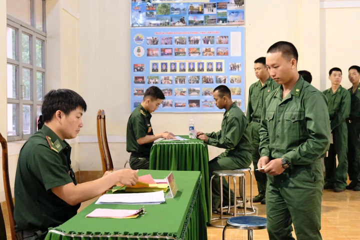 100% cử tri hoàn thành bỏ phiếu tại 5 điểm bầu cử sớm ở Lâm Đồng 100% cử tri hoàn thành bỏ phiếu tại 5 điểm bầu cử sớm ở Lâm Đồng