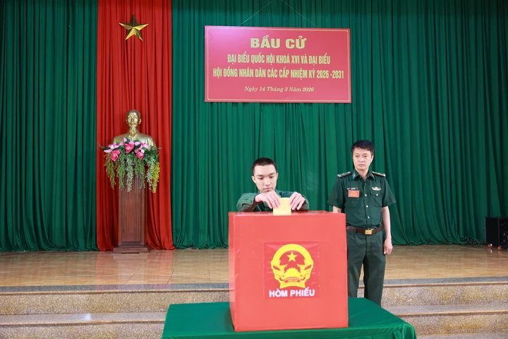 100% cử tri hoàn thành bỏ phiếu tại 5 điểm bầu cử sớm ở Lâm Đồng 100% cử tri hoàn thành bỏ phiếu tại 5 điểm bầu cử sớm ở Lâm Đồng
