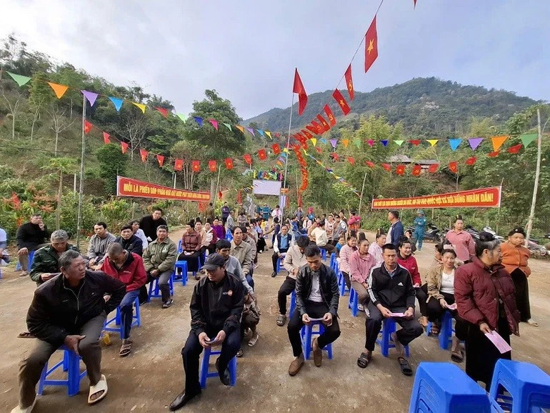 100% cử tri xã Tìa Dình đã hoàn thành bầu cử 100% cử tri xã Tìa Dình đã hoàn thành bầu cử