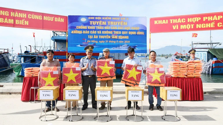 12 năm vững vàng nơi đầu sóng 12 năm vững vàng nơi đầu sóng