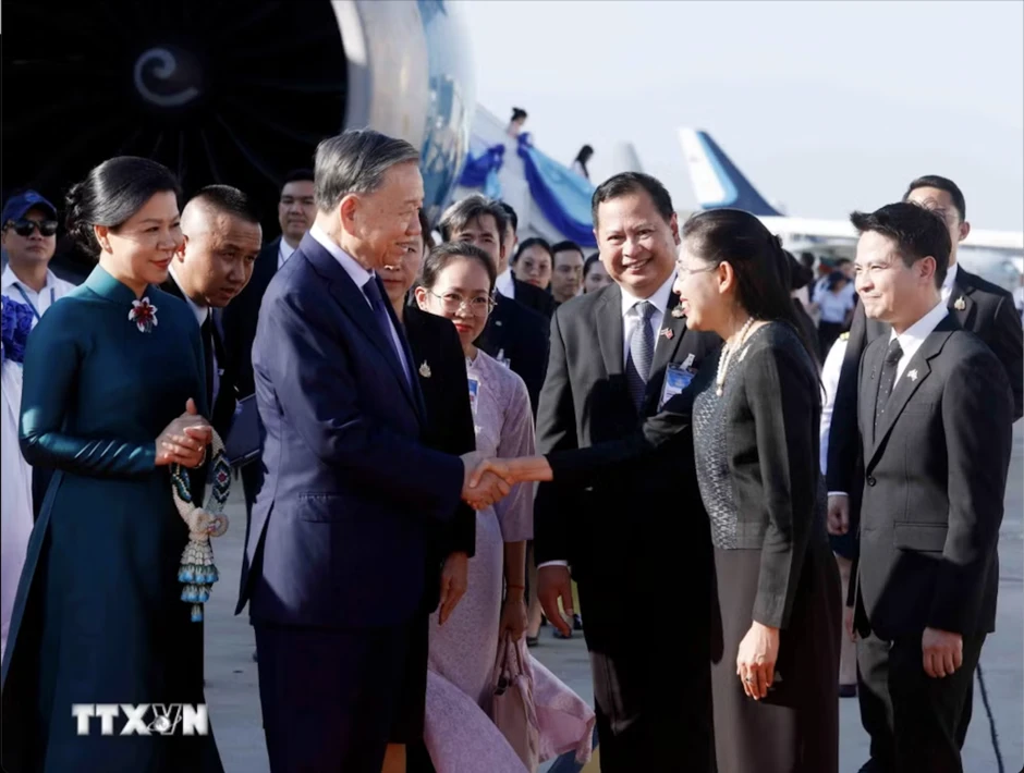21 loạt đại bác chào mừng Tổng Bí thư, Chủ tịch nước Tô Lâm đến Bangkok, thăm chính thức Thái Lan 21 loạt đại bác chào mừng Tổng Bí thư, Chủ tịch nước Tô Lâm đến Bangkok, thăm chính thức Thái Lan
