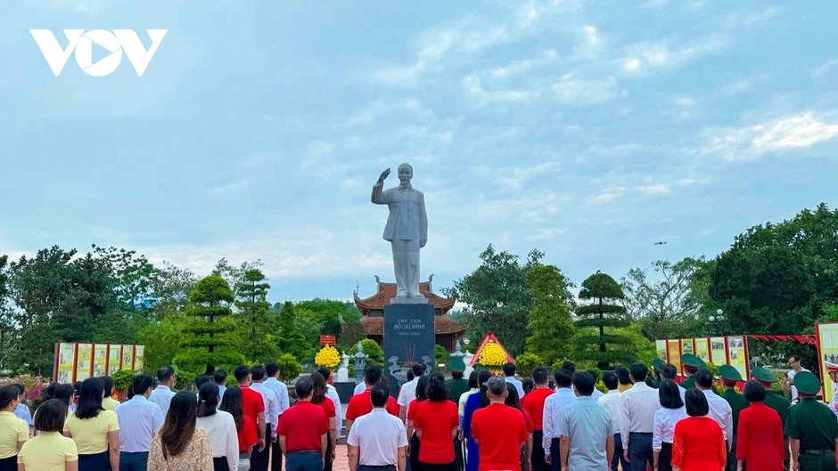 65 năm ngày Bác Hồ ra thăm đảo Cô Tô: Đặc khu vững vàng nơi phên dậu Đông Bắc 65 năm ngày Bác Hồ ra thăm đảo Cô Tô: Đặc khu vững vàng nơi phên dậu Đông Bắc