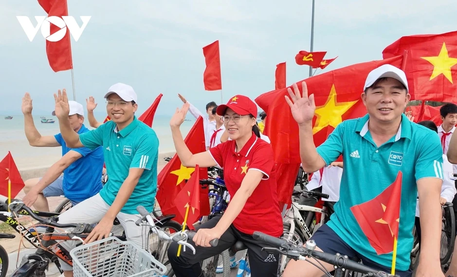 65 năm ngày Bác Hồ ra thăm đảo Cô Tô: Đặc khu vững vàng nơi phên dậu Đông Bắc 65 năm ngày Bác Hồ ra thăm đảo Cô Tô: Đặc khu vững vàng nơi phên dậu Đông Bắc