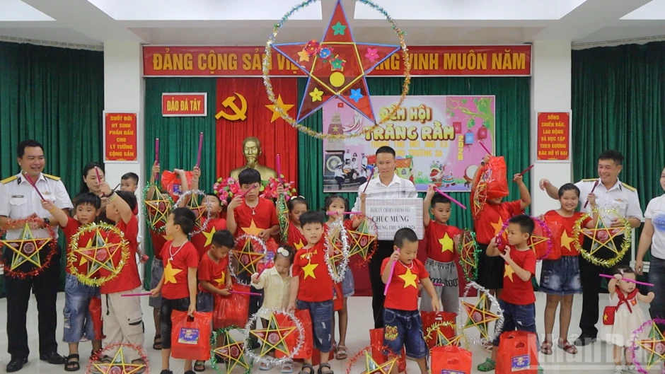 Ấm áp mùa Trung thu ở đặc khu Trường Sa Ấm áp mùa Trung thu ở đặc khu Trường Sa