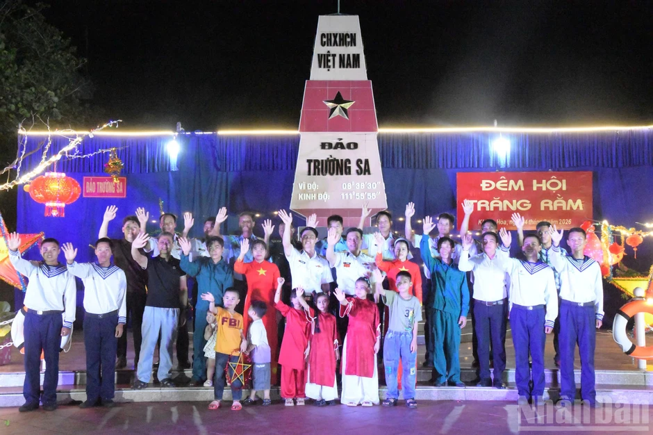 Ấm áp mùa Trung thu ở đặc khu Trường Sa Ấm áp mùa Trung thu ở đặc khu Trường Sa