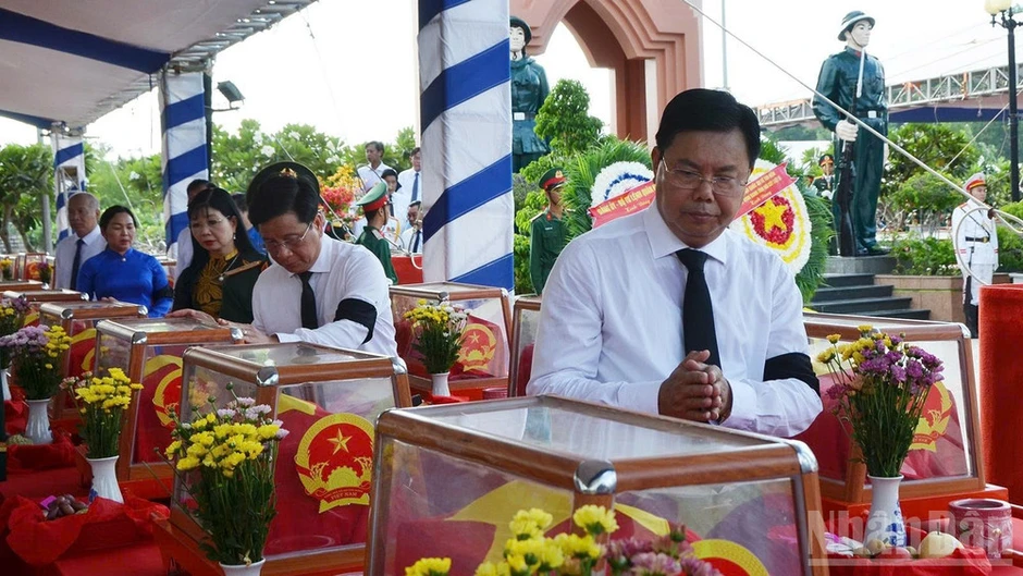An Giang tổ chức lễ an táng 235 hài cốt liệt sĩ An Giang tổ chức lễ an táng 235 hài cốt liệt sĩ