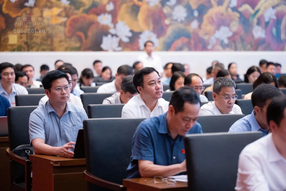 Áp giá bán lẻ điện theo giờ cao điểm - thấp điểm, cần đảm bảo điều kiện gì?