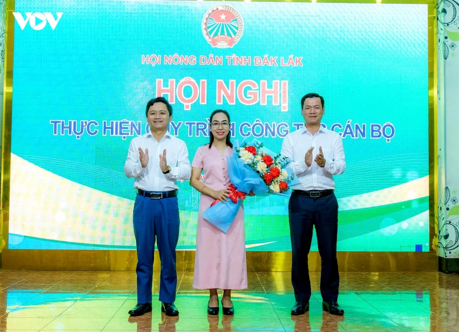 Bà H’Giang Niê được bầu làm Chủ tịch Hội Nông dân tỉnh Đắk Lắk Bà H’Giang Niê được bầu làm Chủ tịch Hội Nông dân tỉnh Đắk Lắk