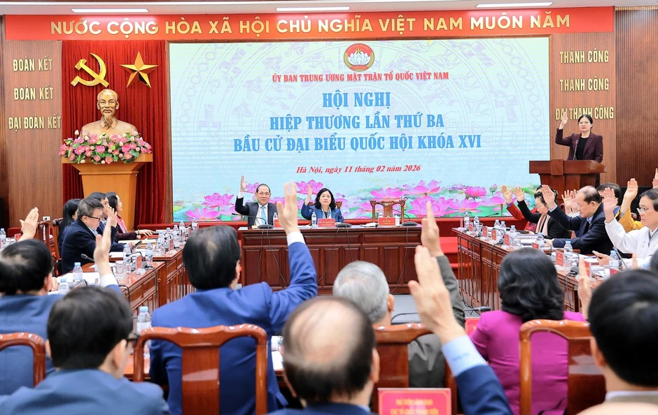Bà Hà Thị Nga: Đại biểu dân cử phải 'có tâm, có tầm, có khát vọng cống hiến và tinh thần đổi mới' Bà Hà Thị Nga: Đại biểu dân cử phải 'có tâm, có tầm, có khát vọng cống hiến và tinh thần đổi mới'