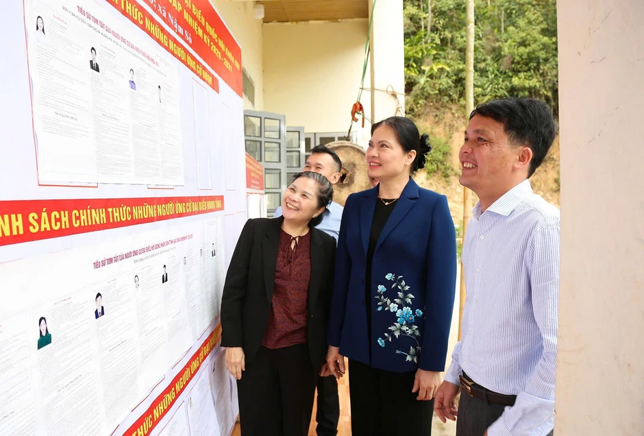 Bà Hà Thị Nga: Đại biểu dân cử phải 'có tâm, có tầm, có khát vọng cống hiến và tinh thần đổi mới' Bà Hà Thị Nga: Đại biểu dân cử phải 'có tâm, có tầm, có khát vọng cống hiến và tinh thần đổi mới'