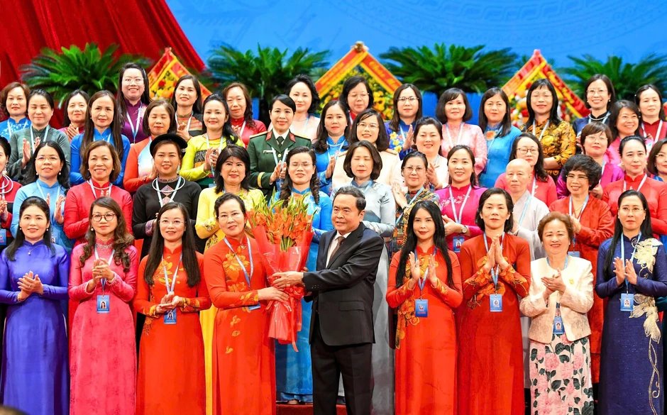 Bà Lê Thị Thủy tái đắc cử Chủ tịch Hội LHPN Việt Nam khóa XIV Bà Lê Thị Thủy tái đắc cử Chủ tịch Hội LHPN Việt Nam khóa XIV