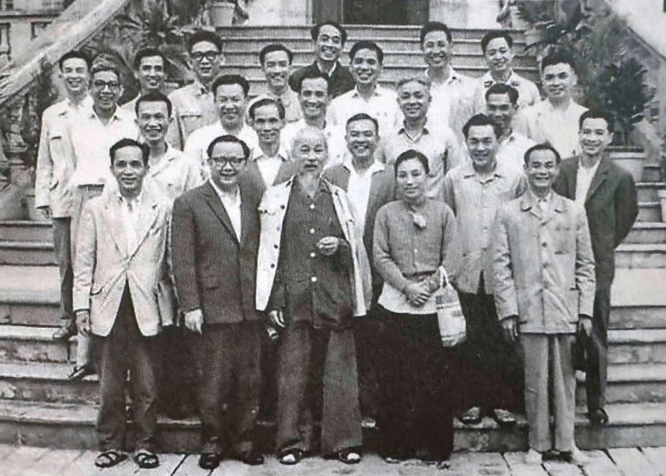 Bà Nguyễn Thị Bình kể bài học 'nhập môn ngoại giao' đầu tiên từ Bác Hồ Bà Nguyễn Thị Bình kể bài học 'nhập môn ngoại giao' đầu tiên từ Bác Hồ