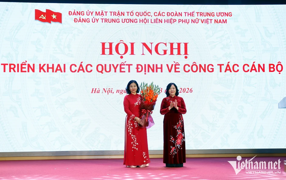 Bà Nguyễn Thị Tuyến được Bộ Chính trị điều động về Đảng ủy Chính phủ Bà Nguyễn Thị Tuyến được Bộ Chính trị điều động về Đảng ủy Chính phủ
