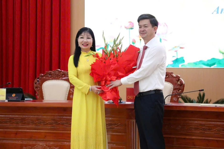 Bà Trần Thị Thanh Hương được bầu làm Chủ tịch HĐND tỉnh An Giang Bà Trần Thị Thanh Hương được bầu làm Chủ tịch HĐND tỉnh An Giang