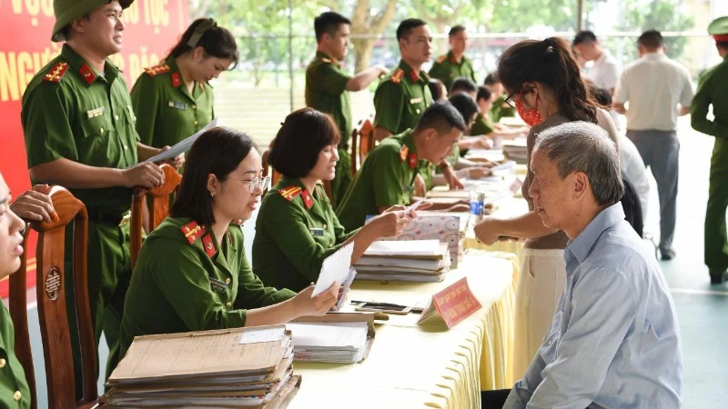 Bắc Ninh: 227 phạm nhân tại trại giam Ngọc Lý nhận Quyết định đặc xá - khởi đầu con đường hướng thiện Bắc Ninh: 227 phạm nhân tại trại giam Ngọc Lý nhận Quyết định đặc xá - khởi đầu con đường hướng thiện