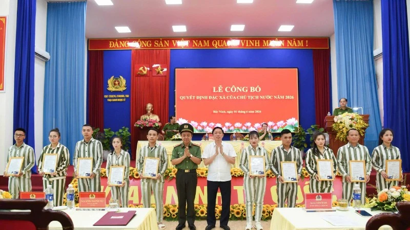 Bắc Ninh: 227 phạm nhân tại trại giam Ngọc Lý nhận Quyết định đặc xá - khởi đầu con đường hướng thiện Bắc Ninh: 227 phạm nhân tại trại giam Ngọc Lý nhận Quyết định đặc xá - khởi đầu con đường hướng thiện