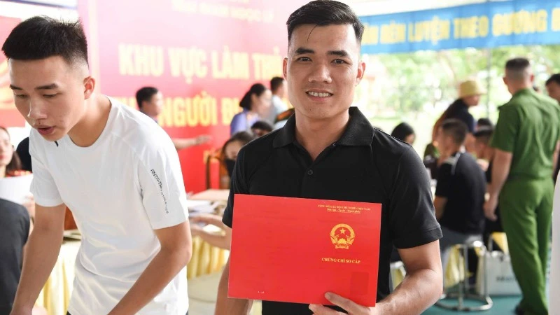 Bắc Ninh: 227 phạm nhân tại trại giam Ngọc Lý nhận Quyết định đặc xá - khởi đầu con đường hướng thiện Bắc Ninh: 227 phạm nhân tại trại giam Ngọc Lý nhận Quyết định đặc xá - khởi đầu con đường hướng thiện