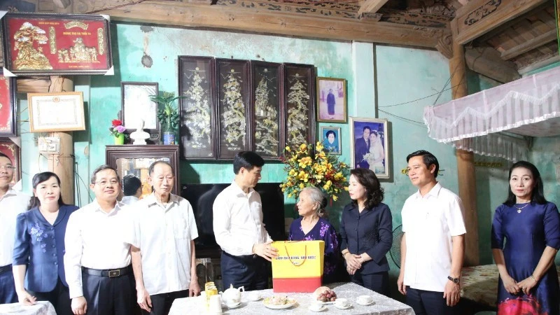 Bắc Ninh phải tiên phong, mẫu mực của cả nước trong thực hiện tăng trưởng kinh tế gắn với tiến bộ, công bằng xã hội Bắc Ninh phải tiên phong, mẫu mực của cả nước trong thực hiện tăng trưởng kinh tế gắn với tiến bộ, công bằng xã hội