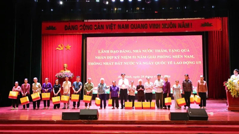 Bắc Ninh phải tiên phong, mẫu mực của cả nước trong thực hiện tăng trưởng kinh tế gắn với tiến bộ, công bằng xã hội Bắc Ninh phải tiên phong, mẫu mực của cả nước trong thực hiện tăng trưởng kinh tế gắn với tiến bộ, công bằng xã hội