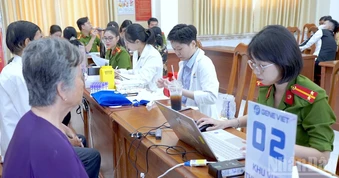 Bài 1: Mở cửa hy vọng nửa thế kỷ