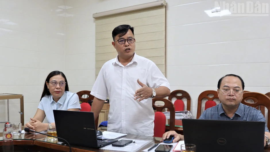 Bài 2: Chú trọng phát triển Đảng ở vùng đặc thù Bài 2: Chú trọng phát triển Đảng ở vùng đặc thù