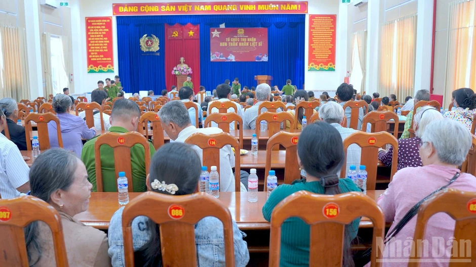 Bài 2: Những chuyến xe mang niềm tin trở về Bài 2: Những chuyến xe mang niềm tin trở về