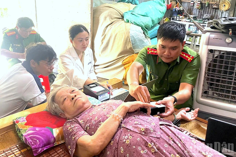 Bài 2: Những chuyến xe mang niềm tin trở về Bài 2: Những chuyến xe mang niềm tin trở về