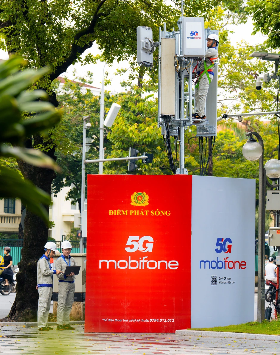 Bài 3: MobiFone đồng hành cùng Lực lượng Công an nhân dân thực thi chiến lược An ninh quốc gia trong kỷ nguyên mới (Tiếp theo và hết) (*) Bài 3: MobiFone đồng hành cùng Lực lượng Công an nhân dân thực thi chiến lược An ninh quốc gia trong kỷ nguyên mới (Tiếp theo và hết) (*)