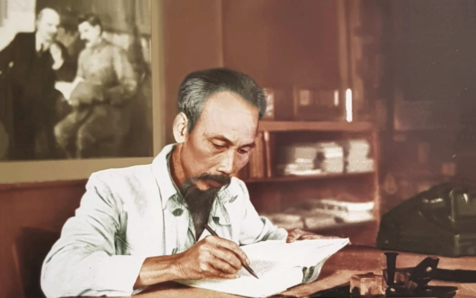 Bài viết của Tổng Bí thư, Chủ tịch nước Tô Lâm: Ánh sáng Hồ Chí Minh soi đường cho chúng ta đi Bài viết của Tổng Bí thư, Chủ tịch nước Tô Lâm: Ánh sáng Hồ Chí Minh soi đường cho chúng ta đi
