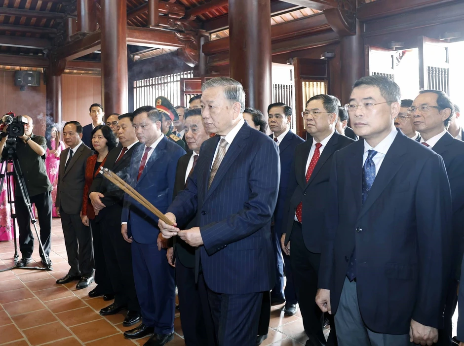 Bài viết của Tổng Bí thư, Chủ tịch nước Tô Lâm: Ánh sáng Hồ Chí Minh soi đường cho chúng ta đi Bài viết của Tổng Bí thư, Chủ tịch nước Tô Lâm: Ánh sáng Hồ Chí Minh soi đường cho chúng ta đi