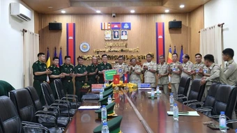 Ban Chỉ huy Bộ đội Biên phòng tỉnh Đắk Lắk thăm, chúc Tết lực lượng Công an tỉnh Mondulkiri của Campuchia