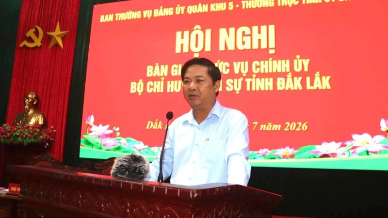 Bàn giao chức vụ Chính ủy Bộ Chỉ huy Quân sự tỉnh Đắk Lắk Bàn giao chức vụ Chính ủy Bộ Chỉ huy Quân sự tỉnh Đắk Lắk