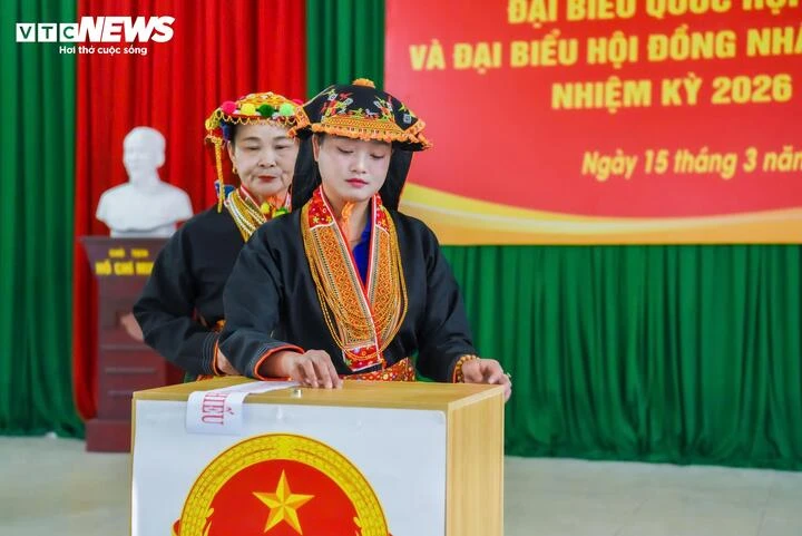 Bản làng Tây Yên Tử rộn ràng ngày bầu cử: Đồng bào Dao háo hức đi bỏ phiếu Bản làng Tây Yên Tử rộn ràng ngày bầu cử: Đồng bào Dao háo hức đi bỏ phiếu