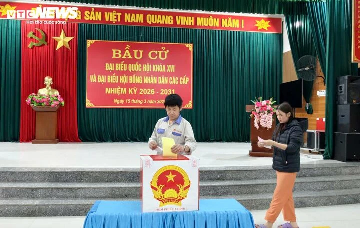 Bản làng Tây Yên Tử rộn ràng ngày bầu cử: Đồng bào Dao háo hức đi bỏ phiếu Bản làng Tây Yên Tử rộn ràng ngày bầu cử: Đồng bào Dao háo hức đi bỏ phiếu