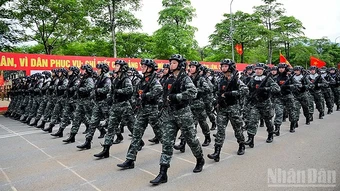 Bản lĩnh "người chèo lái con đò dân tộc" trước các thách thức an ninh phi truyền thống