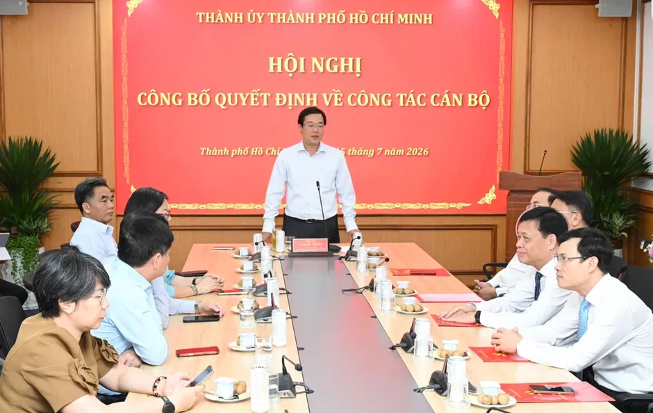 Ban Thường vụ Thành ủy TPHCM công bố quyết định cán bộ tại Ban Nghiên cứu phát triển TPHCM Ban Thường vụ Thành ủy TPHCM công bố quyết định cán bộ tại Ban Nghiên cứu phát triển TPHCM