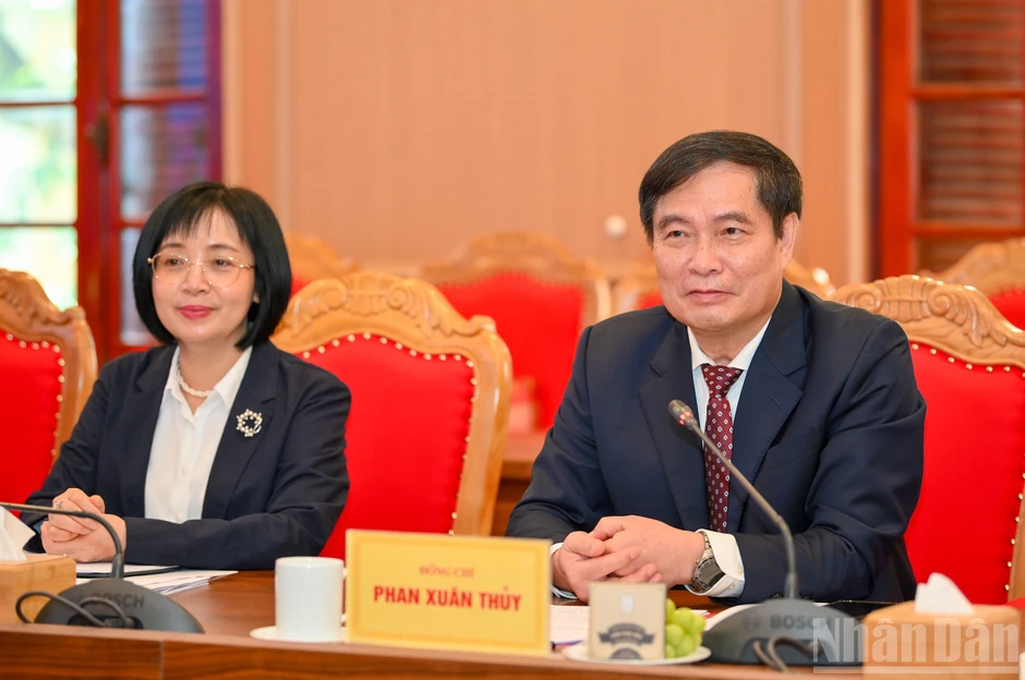Ban Tuyên giáo Trung ương tiếp, làm việc với Ban Tuyên huấn Trung ương Đảng Nhân dân Cách mạng Lào