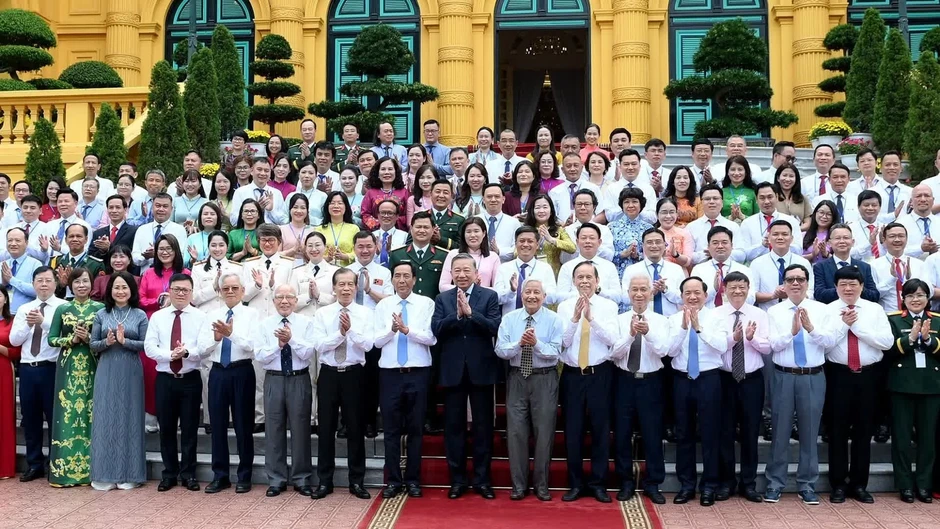Báo chí Cách mạng trong kỷ nguyên AI: Khi niềm tin phải chạy đua với thuật toán Báo chí Cách mạng trong kỷ nguyên AI: Khi niềm tin phải chạy đua với thuật toán