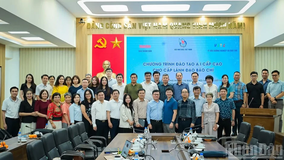 Báo chí Cách mạng trong kỷ nguyên AI: Khi niềm tin phải chạy đua với thuật toán Báo chí Cách mạng trong kỷ nguyên AI: Khi niềm tin phải chạy đua với thuật toán