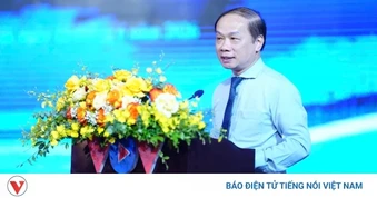 Báo chí cần chuyển từ cơ quan thông tin sang dẫn dắt thông tin, tham gia kiến tạo