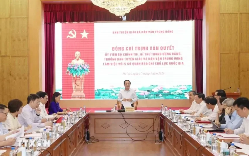 Báo chí chủ lực quốc gia - lực lượng nòng cốt dẫn dắt dòng thông tin chủ lưu trong giai đoạn hiện nay Báo chí chủ lực quốc gia - lực lượng nòng cốt dẫn dắt dòng thông tin chủ lưu trong giai đoạn hiện nay