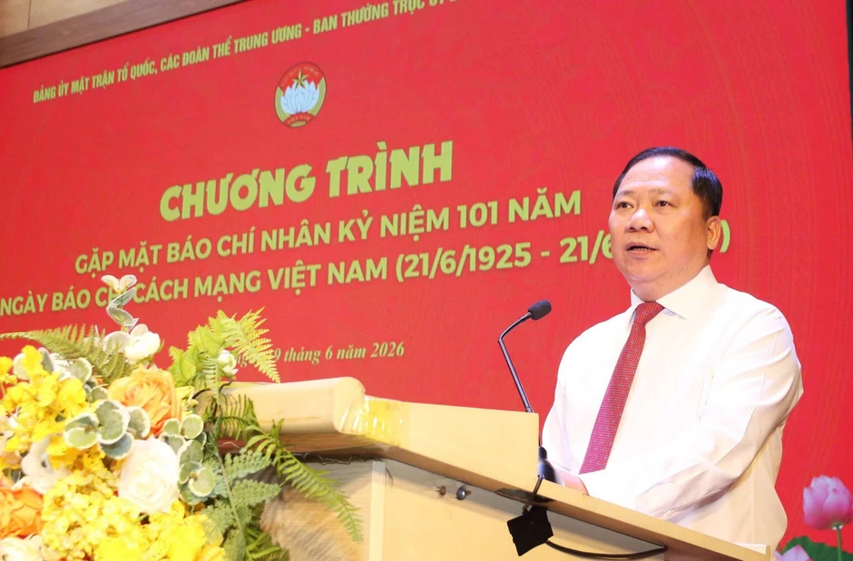 Báo chí đã chuyển tải kịp thời tiếng nói, kiến nghị, nguyện vọng chính đáng của nhân dân Báo chí đã chuyển tải kịp thời tiếng nói, kiến nghị, nguyện vọng chính đáng của nhân dân