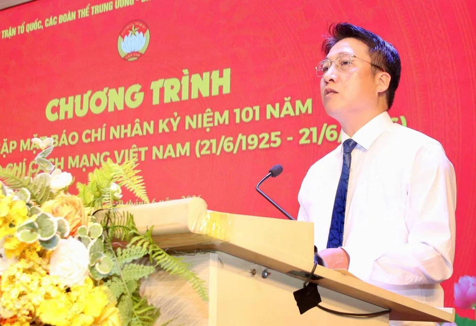 Báo chí đã chuyển tải kịp thời tiếng nói, kiến nghị, nguyện vọng chính đáng của nhân dân Báo chí đã chuyển tải kịp thời tiếng nói, kiến nghị, nguyện vọng chính đáng của nhân dân