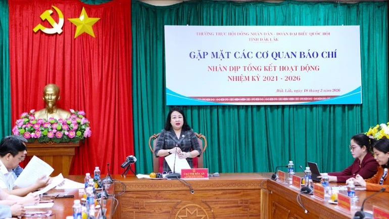 Báo chí góp phần quan trọng vào hoạt động của Hội đồng nhân dân và Đoàn đại biểu Quốc hội tỉnh Đắk Lắk Báo chí góp phần quan trọng vào hoạt động của Hội đồng nhân dân và Đoàn đại biểu Quốc hội tỉnh Đắk Lắk