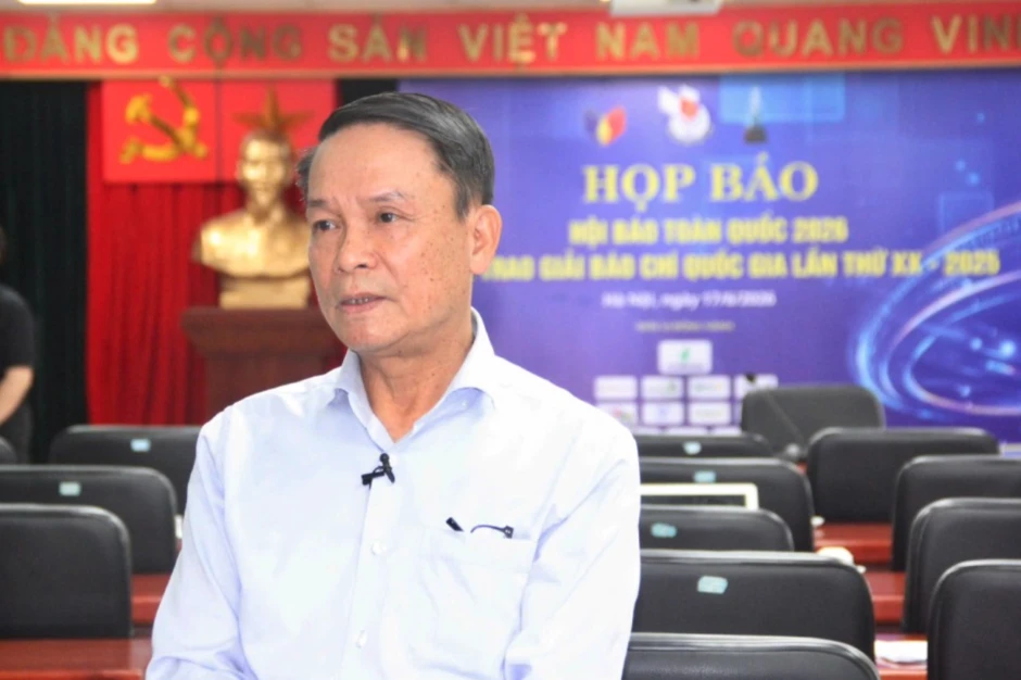 Báo chí trong kỷ nguyên mới: Giữ niềm tin giữ biển lớn thông tin Báo chí trong kỷ nguyên mới: Giữ niềm tin giữ biển lớn thông tin