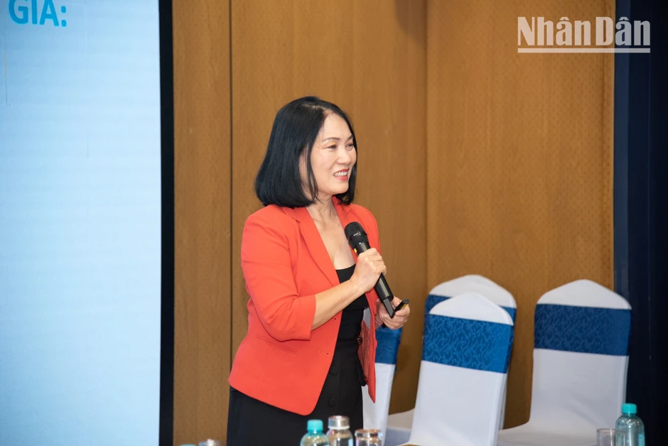 Báo chí ứng dụng và kiểm soát công nghệ để bắt kịp xu hướng Báo chí ứng dụng và kiểm soát công nghệ để bắt kịp xu hướng