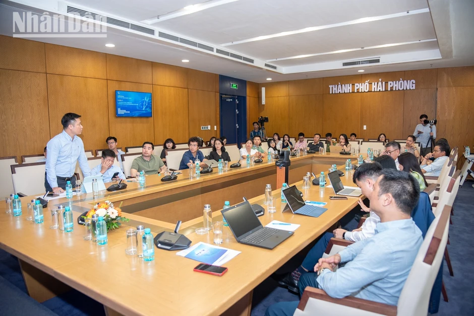 Báo chí ứng dụng và kiểm soát công nghệ để bắt kịp xu hướng Báo chí ứng dụng và kiểm soát công nghệ để bắt kịp xu hướng