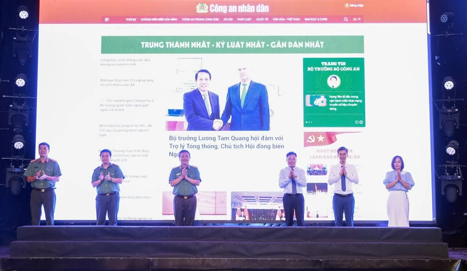 Báo Công an nhân dân ra mắt hệ thống quản trị Tòa soạn điện tử và giao diện mới Báo Công an nhân dân ra mắt hệ thống quản trị Tòa soạn điện tử và giao diện mới